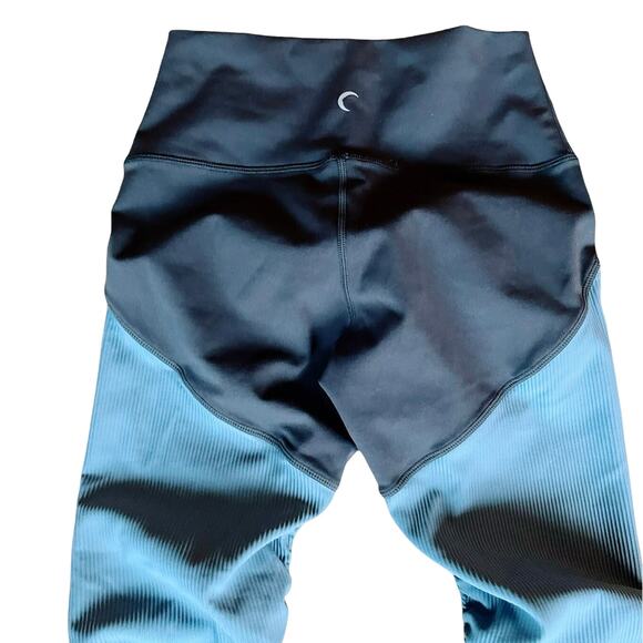 ZYIA Parallel Luxe Leggings Color Block Ruched 7/8 Storm Gray Blue 2 EUC - Picture 4 of 7